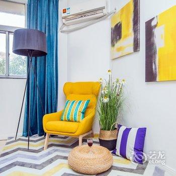 上海百年历史建筑之家普通公寓(虹桥路店)酒店提供图片