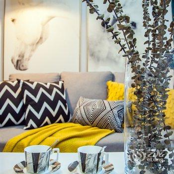 上海百年历史建筑之家普通公寓(虹桥路店)酒店提供图片