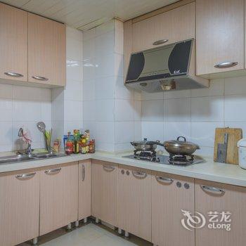 重庆解放碑安静小区家居2房普通公寓酒店提供图片