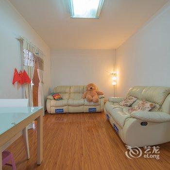 重庆解放碑安静小区家居2房普通公寓酒店提供图片