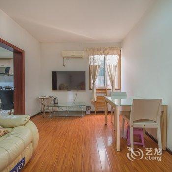 重庆解放碑安静小区家居2房普通公寓酒店提供图片