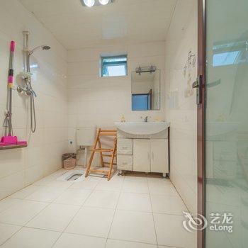 重庆解放碑安静小区家居2房普通公寓酒店提供图片