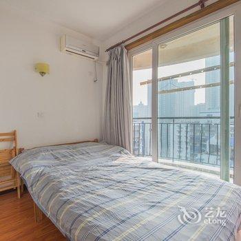 重庆解放碑安静小区家居2房普通公寓酒店提供图片