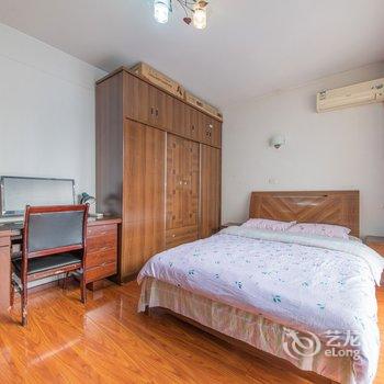 重庆解放碑安静小区家居2房普通公寓酒店提供图片