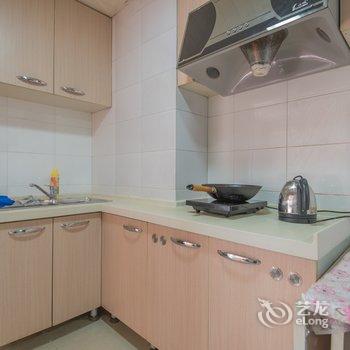 重庆解放碑安静小区家居2房普通公寓酒店提供图片