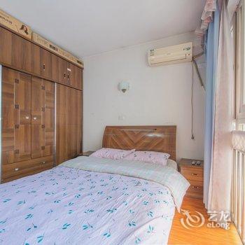 重庆解放碑安静小区家居2房普通公寓酒店提供图片