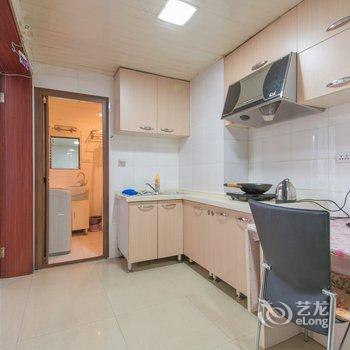 重庆解放碑安静小区家居2房普通公寓酒店提供图片