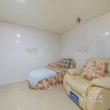 重庆解放碑安静小区家居2房普通公寓酒店提供图片