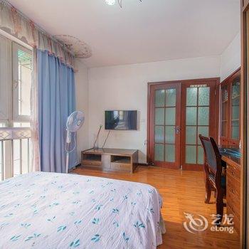 重庆解放碑安静小区家居2房普通公寓酒店提供图片