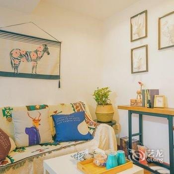 重庆解放碑边边大脑壳的窝公寓(五四路分店)酒店提供图片