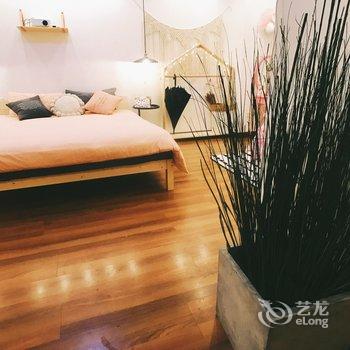 重庆解放碑边边大脑壳的窝公寓(五四路分店)酒店提供图片