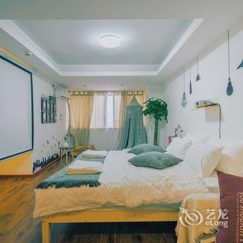 重庆解放碑边边大脑壳的窝公寓(五四路分店)酒店提供图片