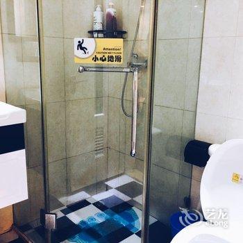 重庆解放碑边边大脑壳的窝公寓(五四路分店)酒店提供图片