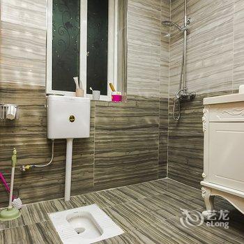 重庆林子余特色民宿(松牌路分店)酒店提供图片