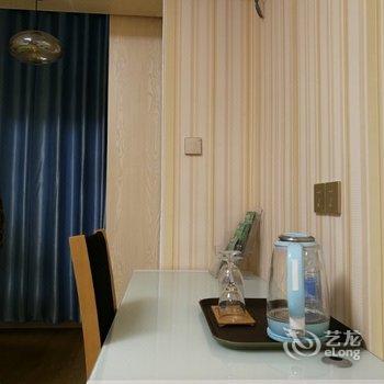 南宁湖畔赏画人公寓(唐城路分店)酒店提供图片