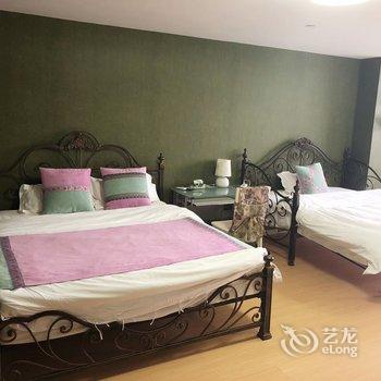 成都红堡特色主题公寓酒店提供图片