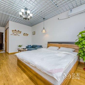 青岛美驻小屋重庆南路店酒店提供图片