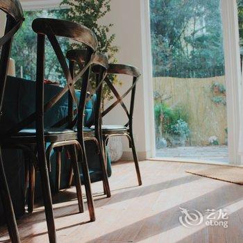 重庆故事的小黄花公寓(五江路分店)酒店提供图片