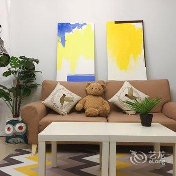 重庆猫头鹰7号·欢聚时光解放碑最中心公寓酒店提供图片