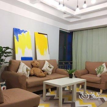 重庆猫头鹰7号·欢聚时光解放碑最中心公寓酒店提供图片