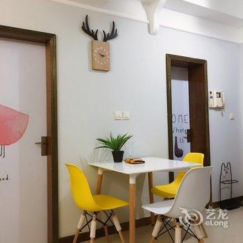 重庆猫头鹰7号·欢聚时光解放碑最中心公寓酒店提供图片