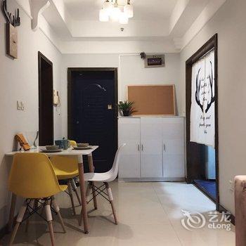 重庆猫头鹰7号·欢聚时光解放碑最中心公寓酒店提供图片