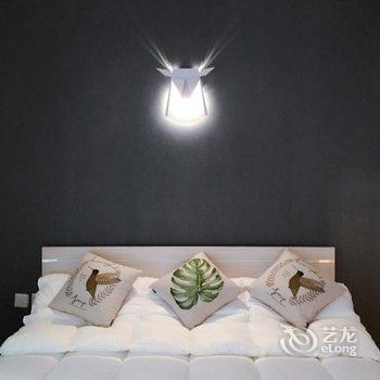 重庆猫头鹰7号·欢聚时光解放碑最中心公寓酒店提供图片