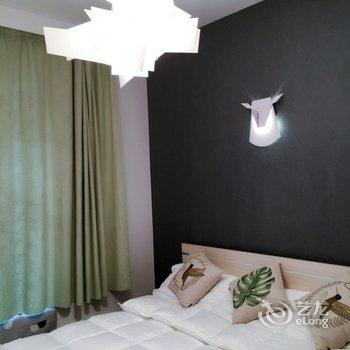 重庆猫头鹰7号·欢聚时光解放碑最中心公寓酒店提供图片