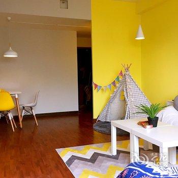 重庆猫头鹰7号·欢聚时光解放碑最中心公寓酒店提供图片