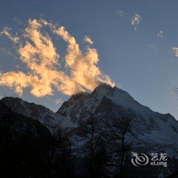 泸定海螺沟逸时光客栈酒店提供图片