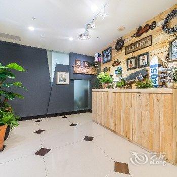 高雄哲园学产文教会馆酒店提供图片