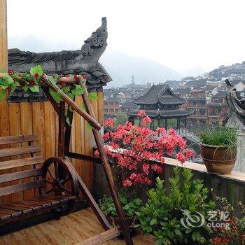 凤凰梦途驿站酒店提供图片