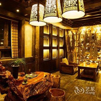 花筑·香格里拉稿公府客栈酒店提供图片