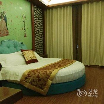 千百度酒店式公寓(武汉中南路店)(原纬度主题酒店)酒店提供图片