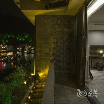 花筑奢·凤凰墨岚艺宿江景酒店酒店提供图片