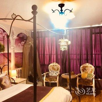 成都红堡特色主题公寓酒店提供图片