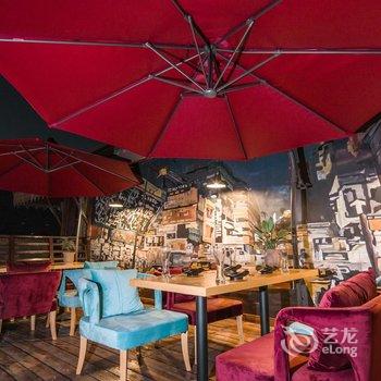 西双版纳堇舍客栈(西双版纳泼水广场店)酒店提供图片