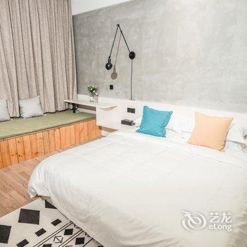 西双版纳堇舍客栈(西双版纳泼水广场店)酒店提供图片