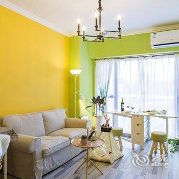 重庆麒寓民宿(人民路150号院分店)酒店提供图片