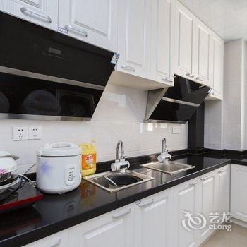 上海金鹰华庭公寓(虹中路与紫乐路交叉口分店)酒店提供图片