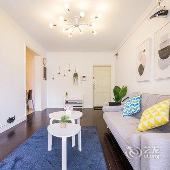 上海长寿路达安花园北欧简洁风格公寓(常德路店)酒店提供图片