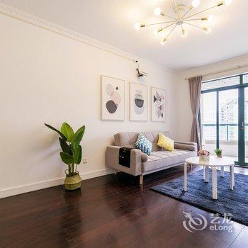 上海长寿路达安花园北欧简洁风格公寓(常德路店)酒店提供图片