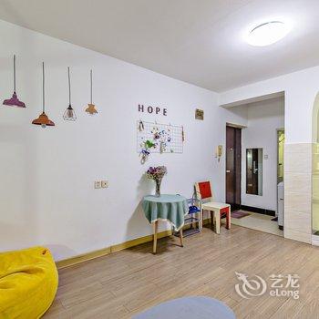 杭州途掌柜·桃子公寓(孩儿巷店)酒店提供图片