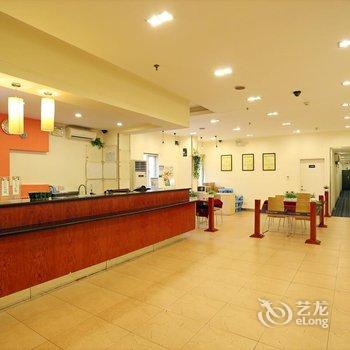 乐寓连锁酒店(长沙步行街黄兴广场地铁站店)酒店提供图片