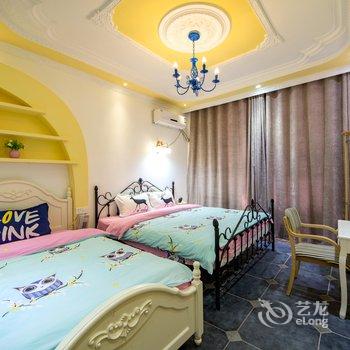 汉宿·山海童话客栈(张家界标志门二店)酒店提供图片