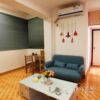 重庆小草依然公寓(中山三路分店)酒店提供图片