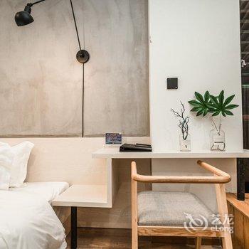 西双版纳堇舍客栈(西双版纳泼水广场店)酒店提供图片