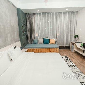 西双版纳堇舍客栈(西双版纳泼水广场店)酒店提供图片