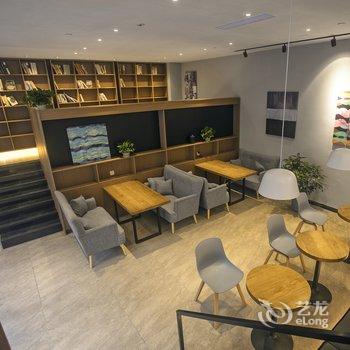 隅花原设计酒店(海口美兰机场鸿洲江山店)酒店提供图片