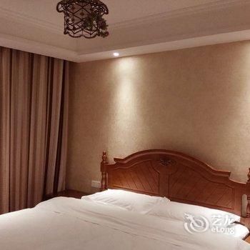 千百度酒店式公寓(武汉中南路店)(原纬度主题酒店)酒店提供图片
